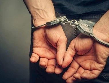 Έκανε ληστεία αλλά δεν υπολόγισε σωστά - Περνούσε αστυνομία έξω από το κατάστημα
